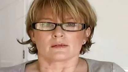 Dưa chuột xanh phim sec con trai dit me thay thế đồ chơi tình dục bằng những cô gái trẻ nóng bỏng