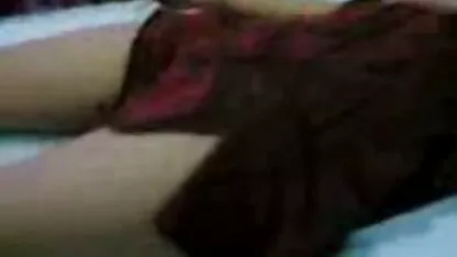 Sinh viên mắt xanh tóc ngắn chị L. với một phim sec me cây bút