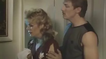 Quay cận cảnh quan hệ phim sec me gia tình dục với một người đàn ông và thủ dâm