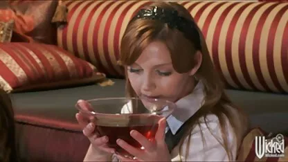 Người da phim sec con du me đen một cách khéo léo pound âm đạo của một trẻ châu Á