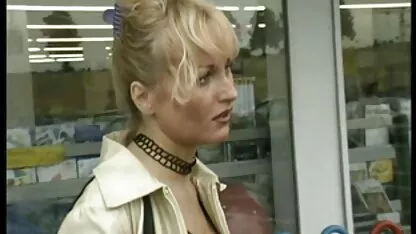 Guys đã cởi một vài trong những sexy điếm và vít họ ở phim sec me ke dam dang nhà