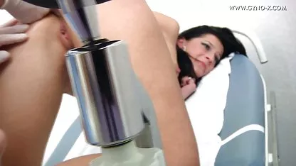 Mỏng 18 tuổi sec dit me vo tóc vàng thủ dâm hói lồn