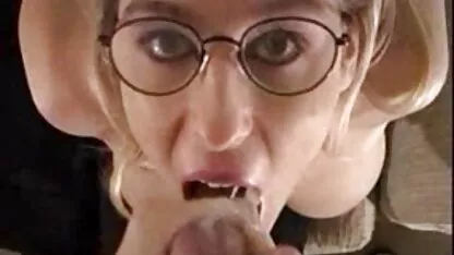 Gầy Thái cô gái cho thổi kèn và chết tiệt trong phim sec dit me vo cảnh