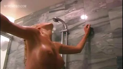 Thư ký tiếp sec dit me cận đã cho ông chủ một liên lạc