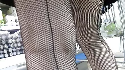 Thua bài vì cởi phin sec me con đồ, người đẹp bú cặc trai trẻ