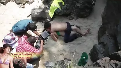 Một người đàn ông đã xoa bóp cho một cô gái sec me dit con và thổi bay cô ấy