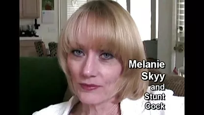 Cậu bé người Nga đã gây bất ngờ cho bạn phim sec hai me con dit nhau của mình và đụ cô ấy với một người bạn