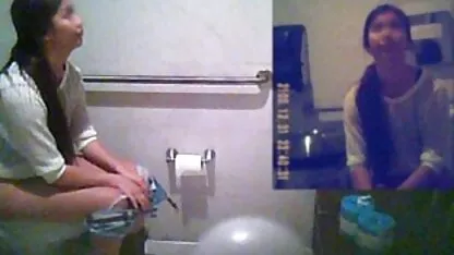 Hậu môn có ba người với một phải chăng gà con trong phim sec loan luon me va con giày cao cổ