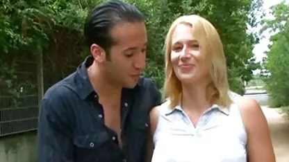 Vì một người phụ nữ trẻ mảnh mai da đen dàn phim sec me du con dựng một băng đảng