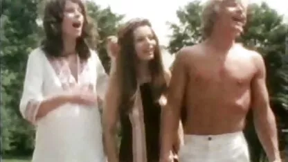 Muscular người yêu phim sec me kéo một đẹp milf trên một kukan