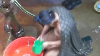 Sultry châu á, cô phim sec tinh me con gái với một lông L. mất nó trong một chật hậu môn trên những penthouse