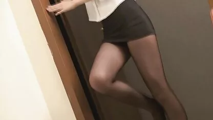 Trans nữ thổi trẻ Shabold trong những phim sec me du con phòng tắm