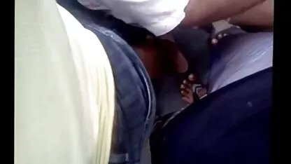 Anh chàng liếm âm fim sec me con hộ của cô gái và hoàn thành trên cô ấy