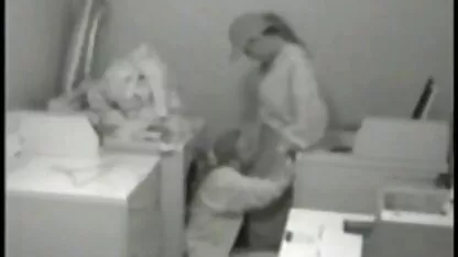 Mulatto xinh đẹp gây cháy cho một người xem phim sec loan luan me va con đàn ông da trắng