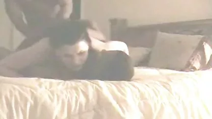 Nga thiếu niên chết tiệt nóng trong phim sec me va con phòng ngủ của cha mẹ họ