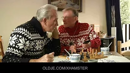 Cô gái thủ dâm nhẹ xem phim sec loan luan me va con và cho anh chàng