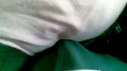 Sinh viên mệt mỏi vì xem sec me ke làm bài tập về nhà nên đã thủ dâm trên bàn