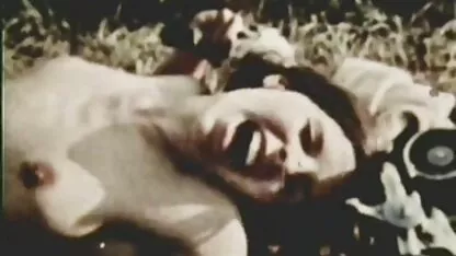 Cô gái địt anh chàng trong hậu môn và ngồi với mông trên dương phim sec me va con vật của bạn thân