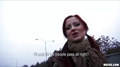 Hai quả ớt đã đưa cô gái đi và sec loan luan me va con trai vui vẻ say đắm cô ấy