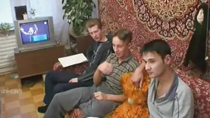 Một tuổi đàn bà fucked trong các đít và lấy một tinh ranh từ đít trong phim sec me con loan luan cô ấy miệng