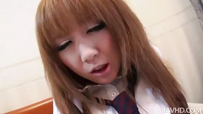 Một người đàn ông phim sec loan luon me va con trai thực hiện đến hút busty em gái trong đồ lót