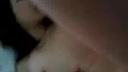 Hot girl châu Á đi ủng phim sec hai me con đánh bóng dương vật của bạn mình