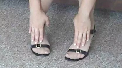 Cynthia's handjob phim sec loan luon me va con được theo dõi bằng camera ẩn