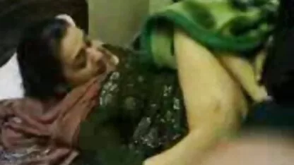 Cô gái béo với khổng lồ to đánh phim sec dit me ruot bóng cô ấy của chủ dương vật