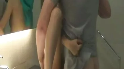 Vợ gian lận với một người đàn sec me va con trai ông da đen cơ bắp trước mặt chồng